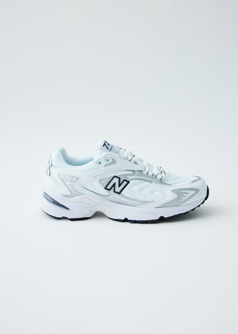 725 Sneakers