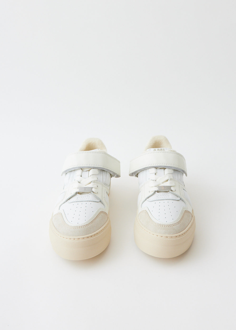 【AMI PARIS】送料/関税込 ARCADE VELCRO SNEAKERS AMI Paris LOW TOP AMI ARCADE SNEAKERS Black/White | BSTN Store