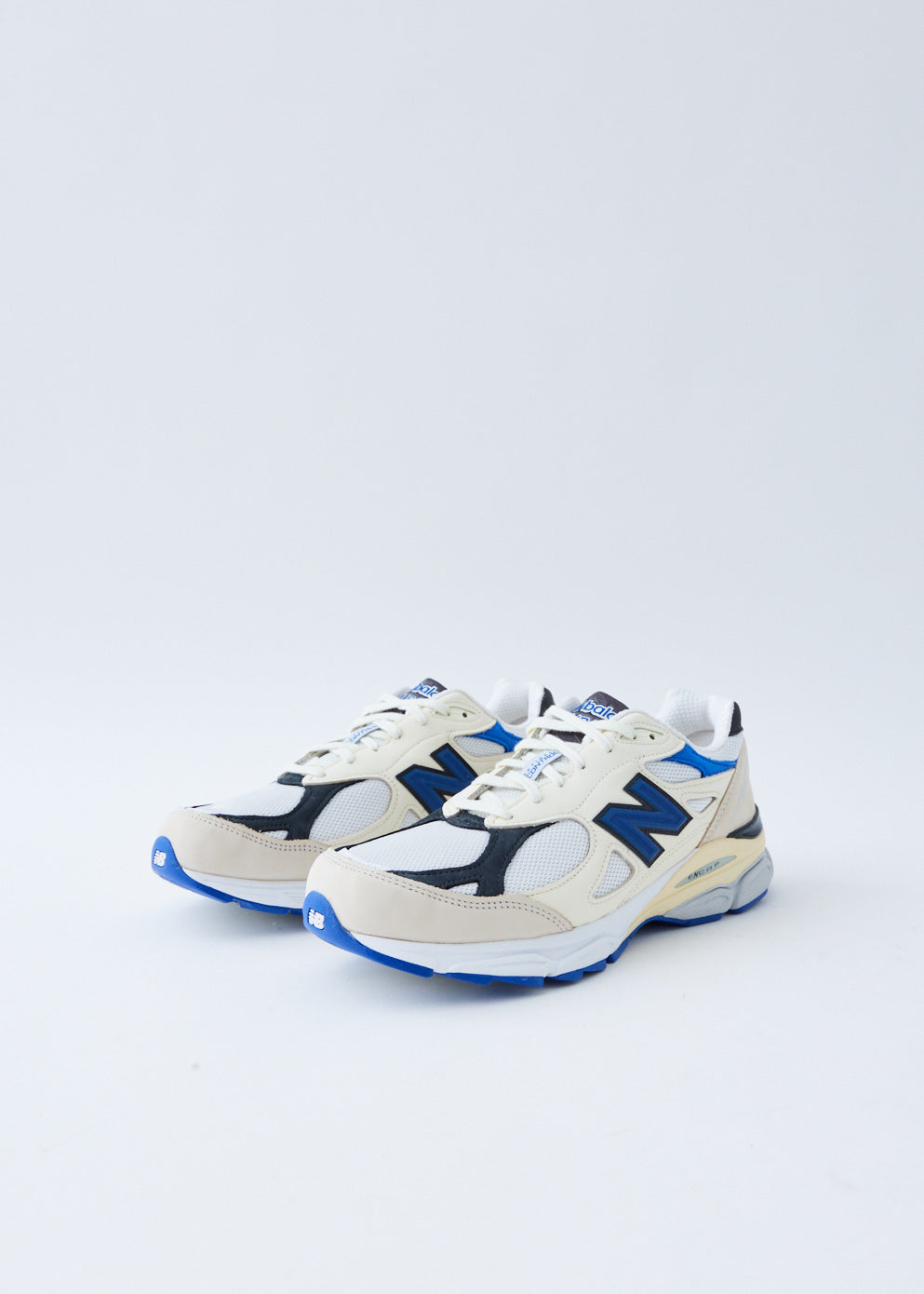 990v3 Sneakers