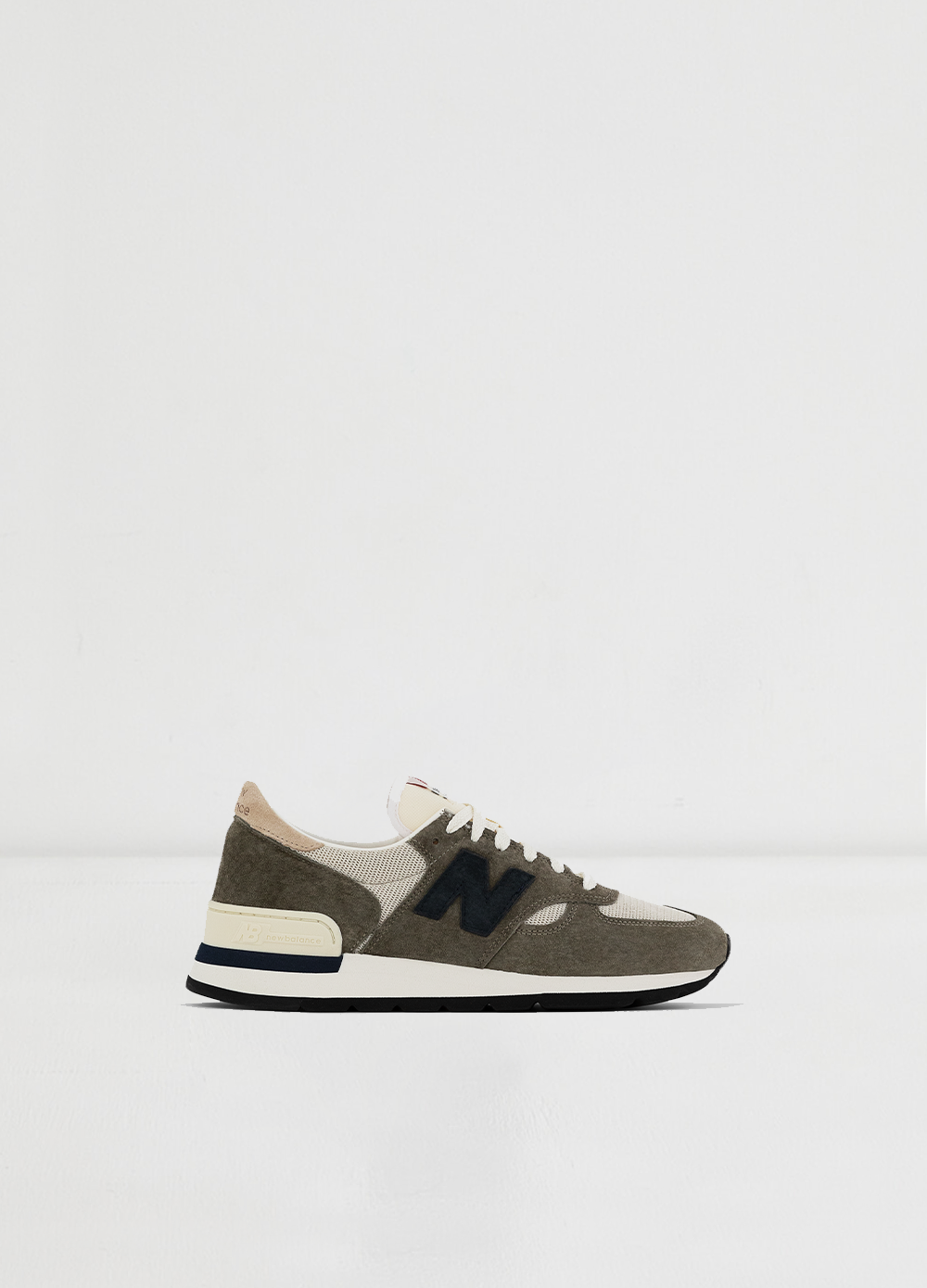 MADE in USA 990v1 Sneakers
