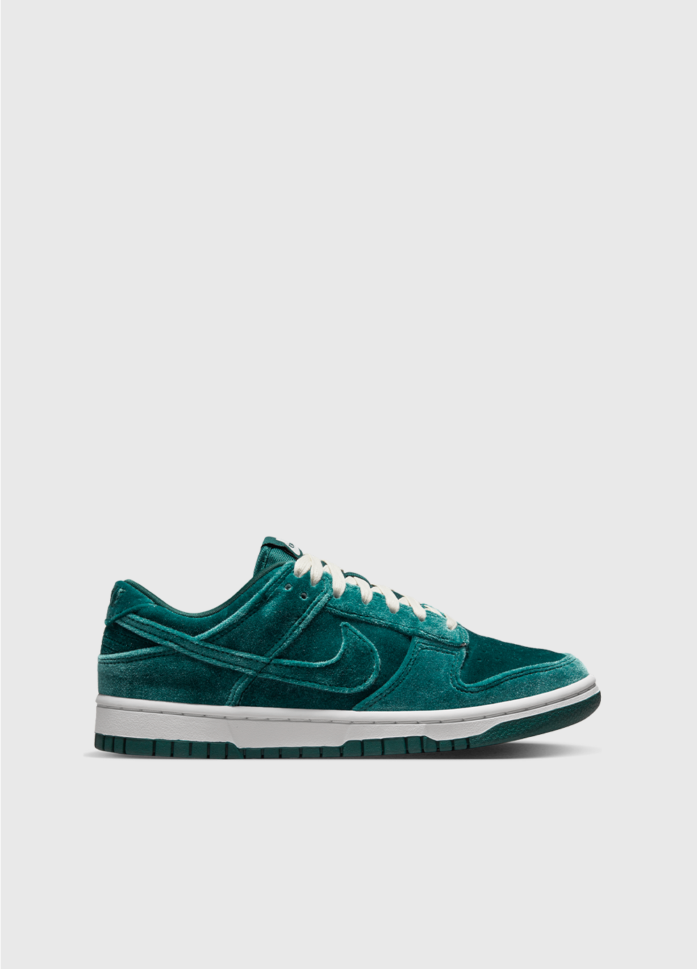 Dunk Low 'Green Velvet' Sneakers