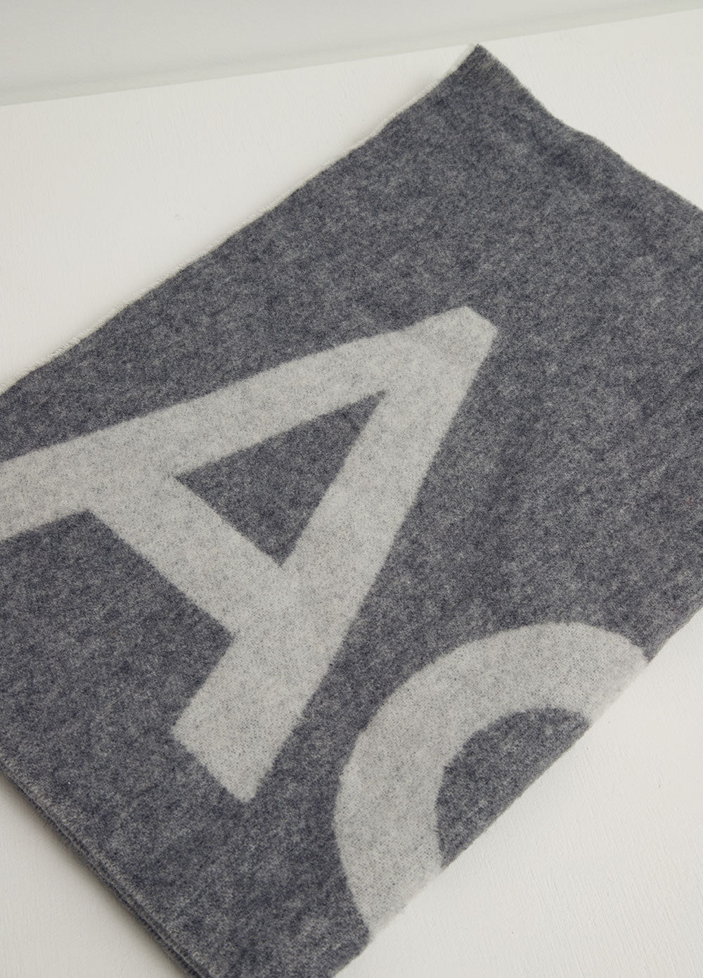 Logo Scarf