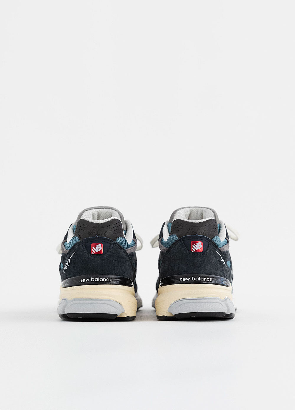Teddy 990v3 Sneakers