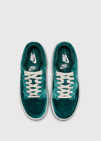 Dunk Low 'Green Velvet' Sneakers