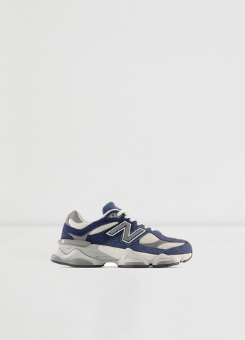 9060 Sneakers