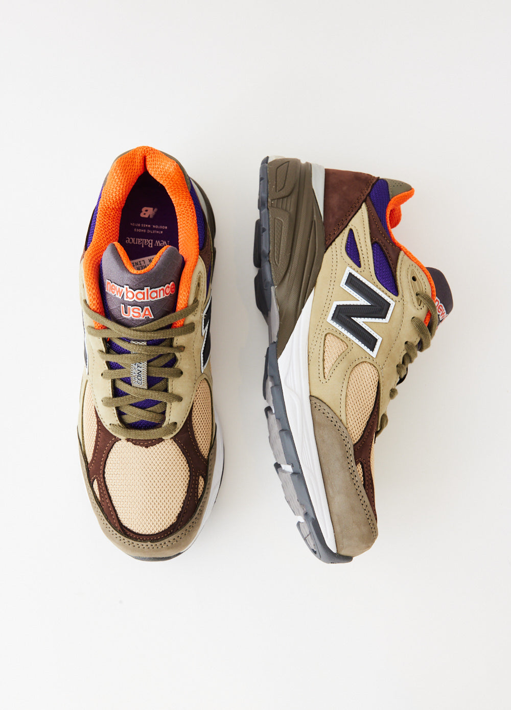 MADE in USA 990v3 Sneakers