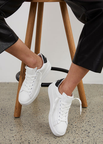 Pure Star Sneakers