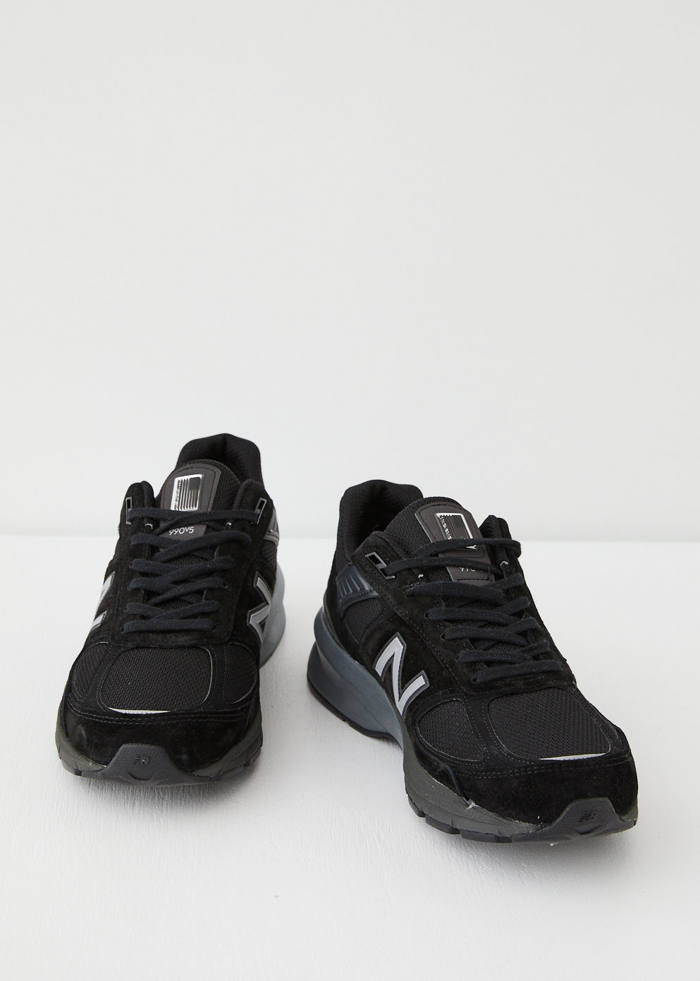 990V5 Sneakers