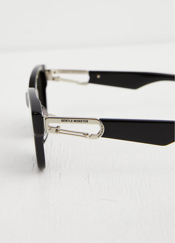 X AMBUSH Carabiner 1