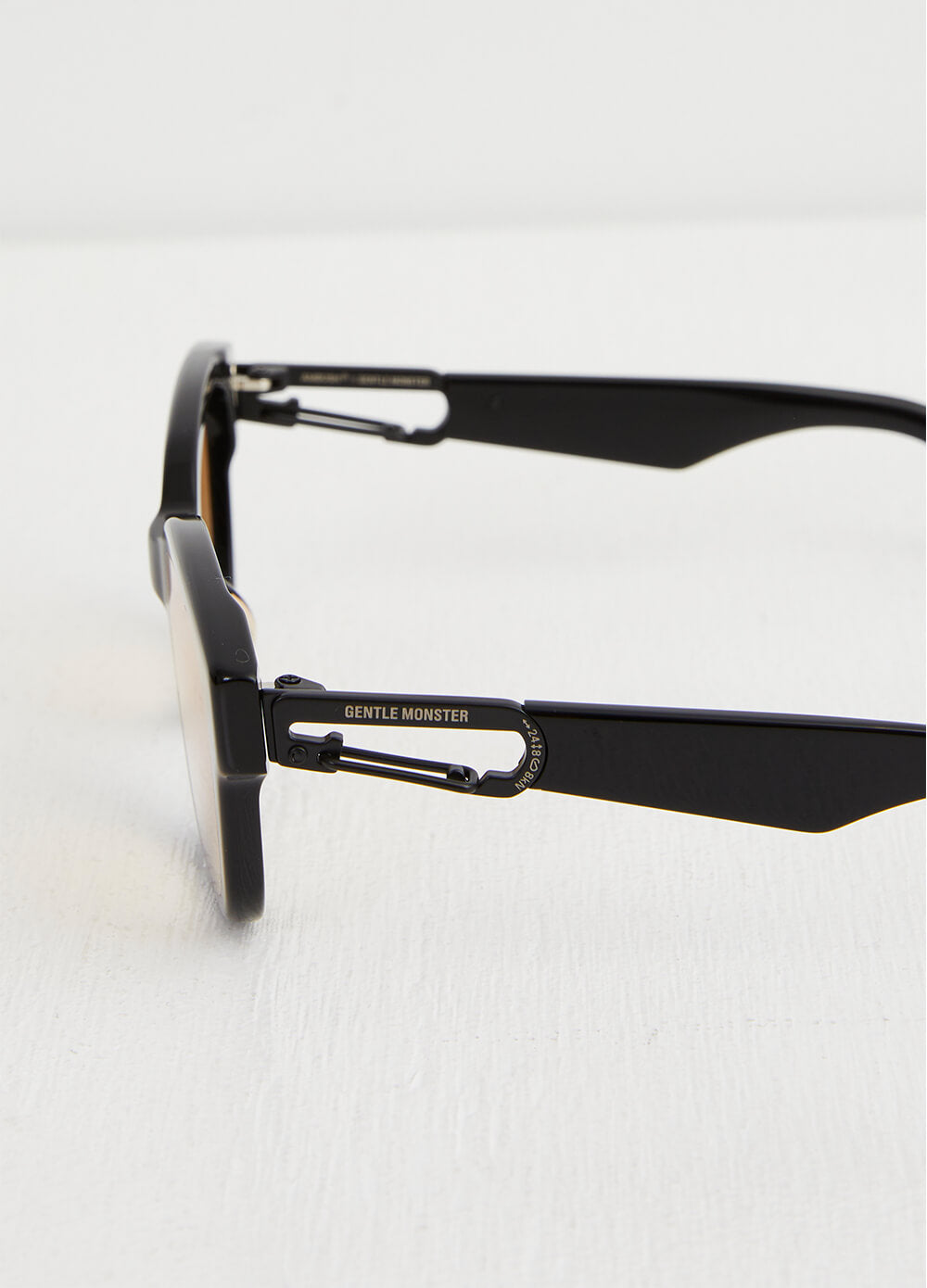 X AMBUSH Carabiner 1