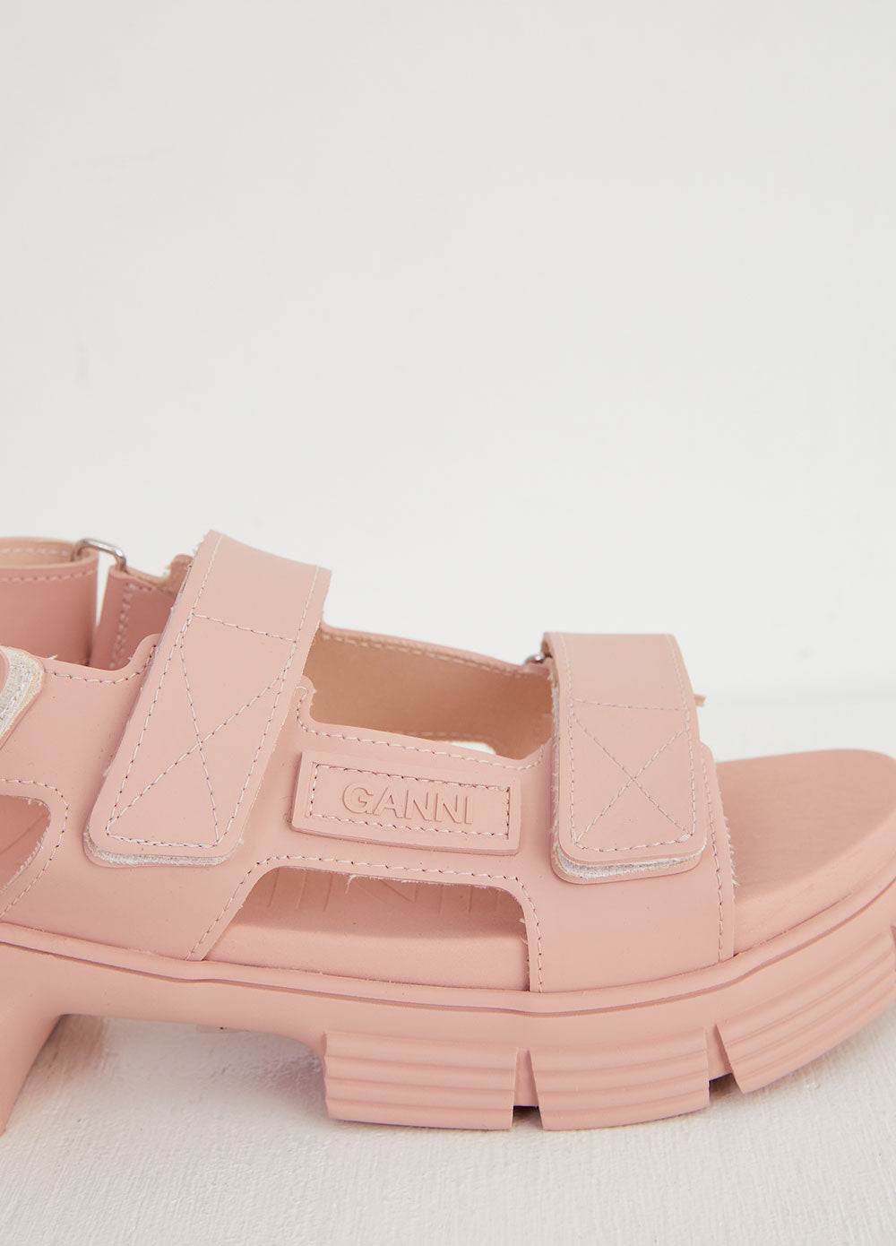 Pink rubber sandals deals