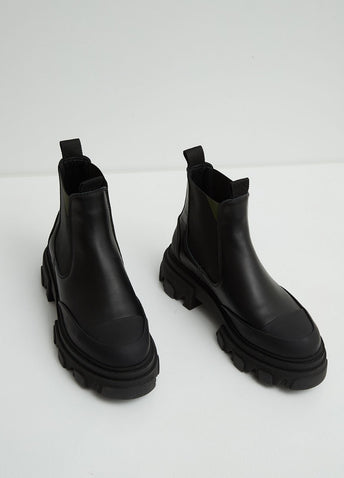 Low Chelsea Boots