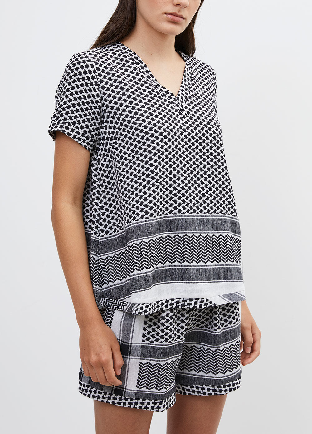 V Short-sleeve Shirt
