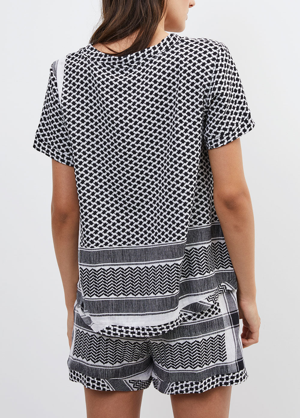 V Short-sleeve Shirt