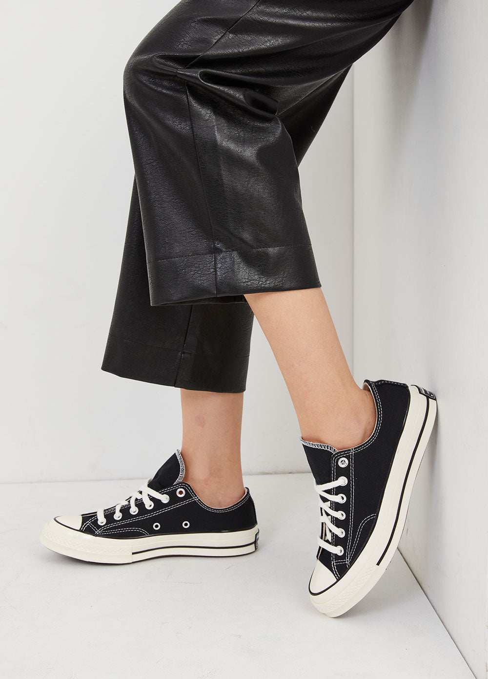 Chuck Taylor 70 Low Top Sneakers